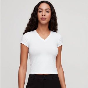 Aritzia Wilfred V-neck white tee - Size L